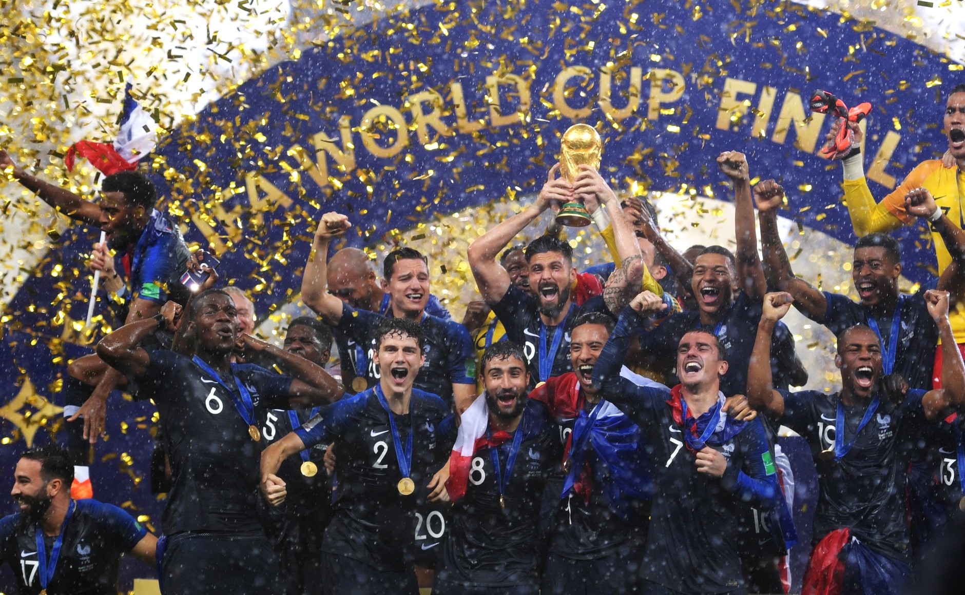 Euro 2021 : l'hymne de l'équipe de France "écrit en bleu ...